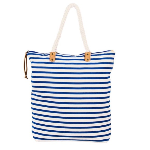 summer & rose Handbags - 🎉HP🎉NWT Summer & Rose Striped Canvas Beach tote